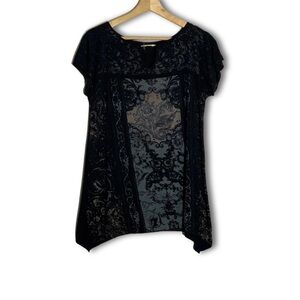 SKINNY MINNIE Black Baroque Keyhole Short-Sleeve Tunic Top